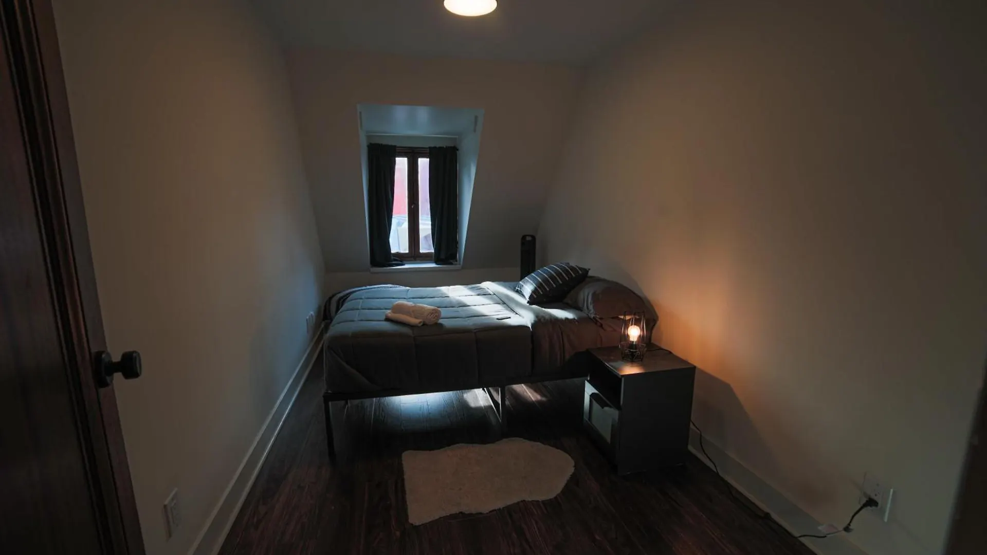 Spacious Two Stories Condo In Old Port Free Parking Montreal Apartament