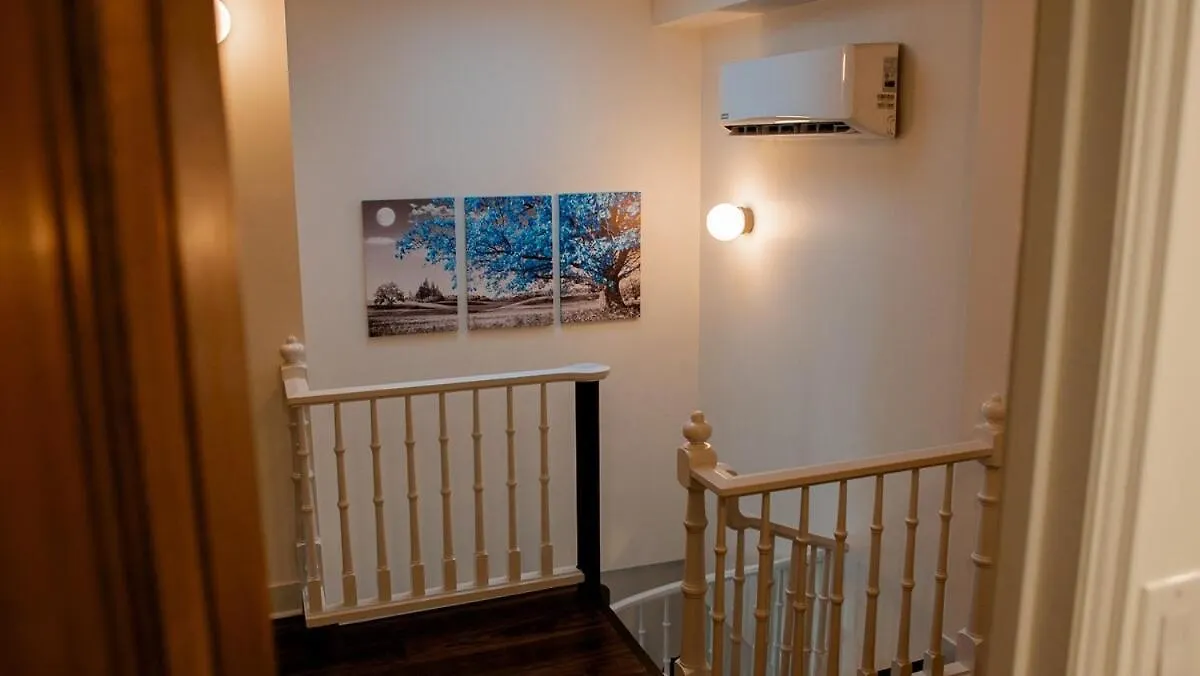 Spacious Two Stories Condo In Old Port Free Parking Montréal Canada