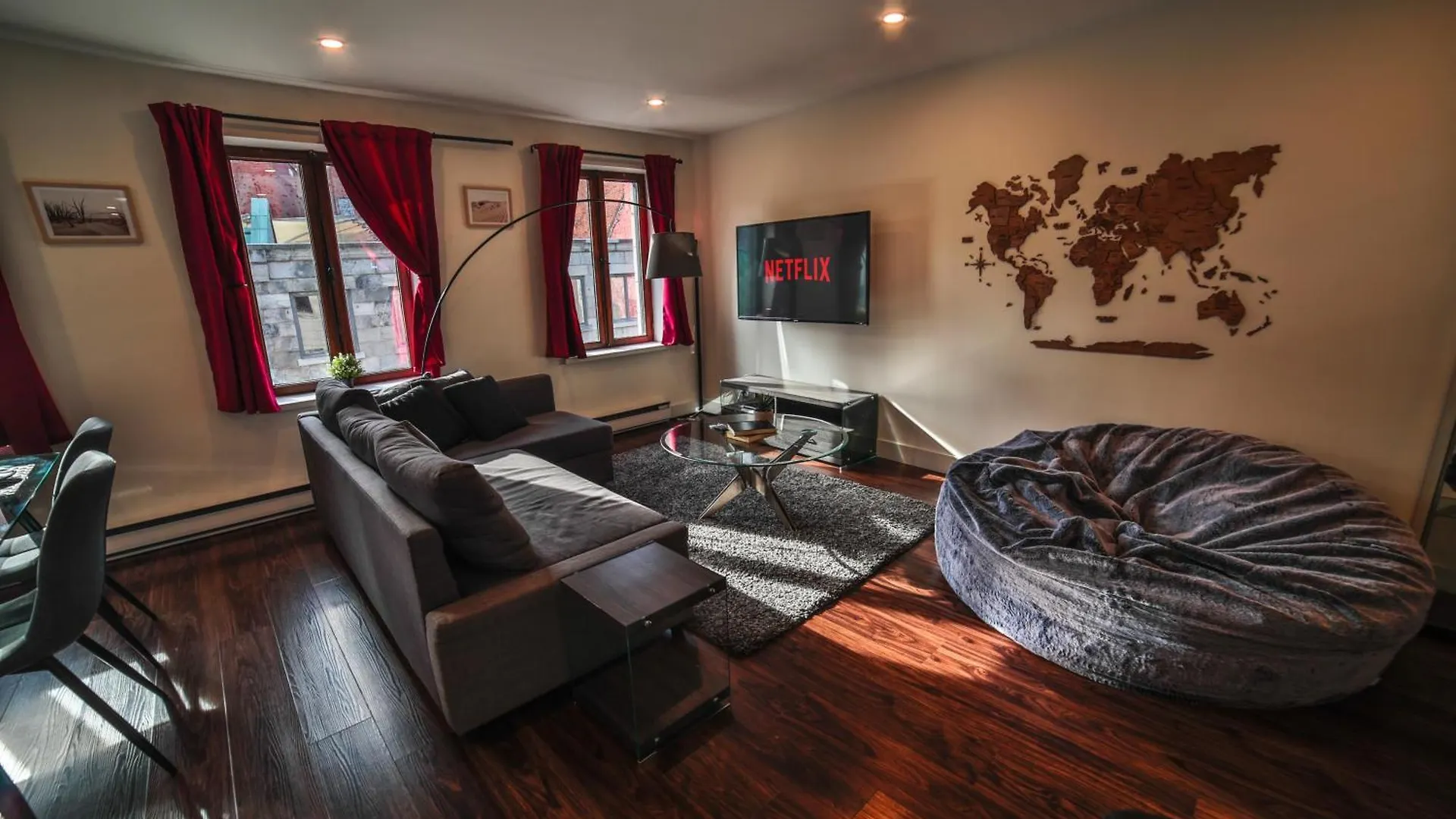 Spacious Two Stories Condo In Old Port Free Parking Montréal Canada