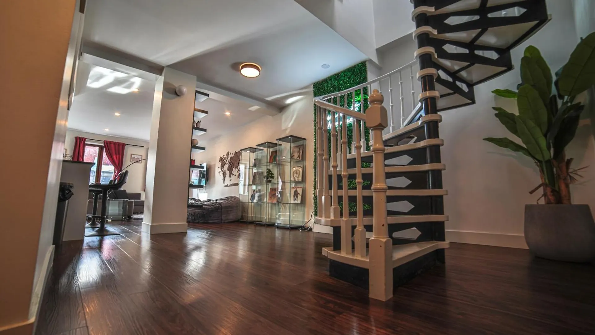 Spacious Two Stories Condo In Old Port Free Parking モントリオール